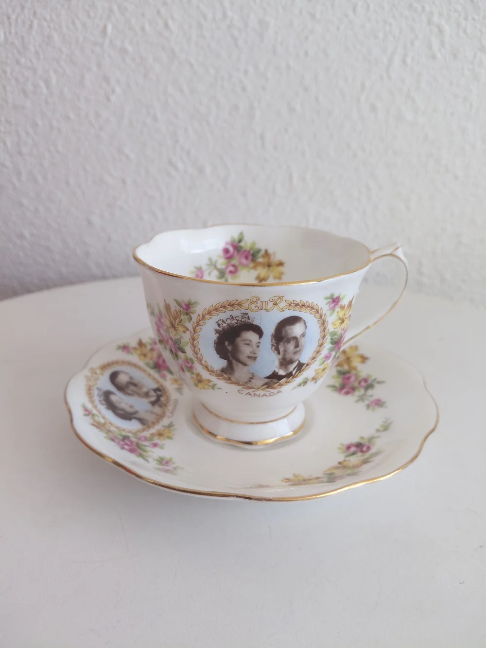 Royal Albert England Commemorative Royal Visit 1959 Canada Cup & Saucer Set